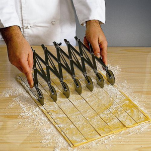 Резак для пасты (5 плоских, 5 рифленых), нерж.сталь Rotinox 5 P/O